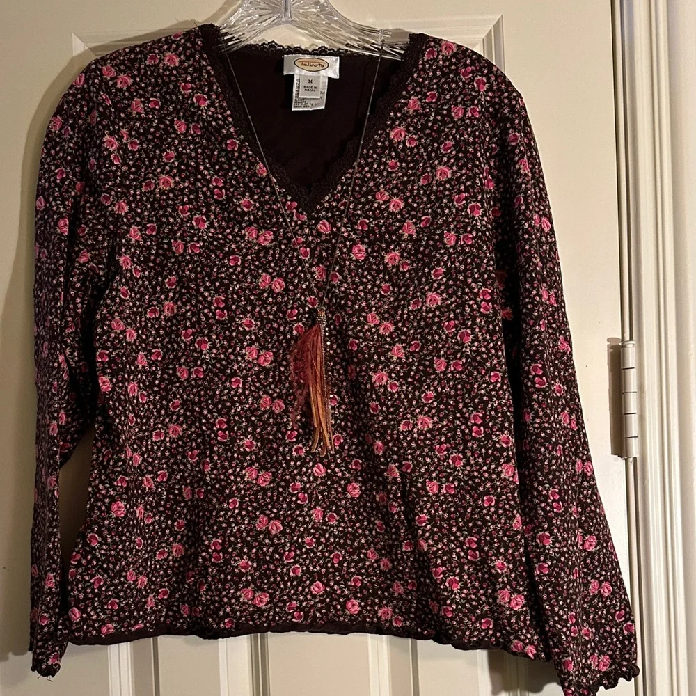 Brown Talbots Top with Rose Design - Picture 8 of 9